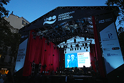 Josep Carreras i Sara Baras al Passeig de Gràcia de Barcelona 